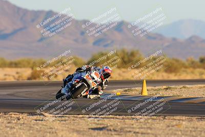 media/Nov-17-2024-CVMA (Sun) [[1fec520723]]/Race 18-Supersport Middleweight/